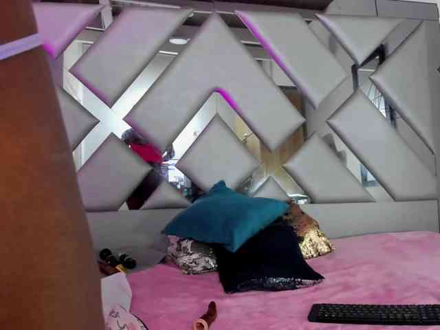 Lorenn-Hill1 webcam