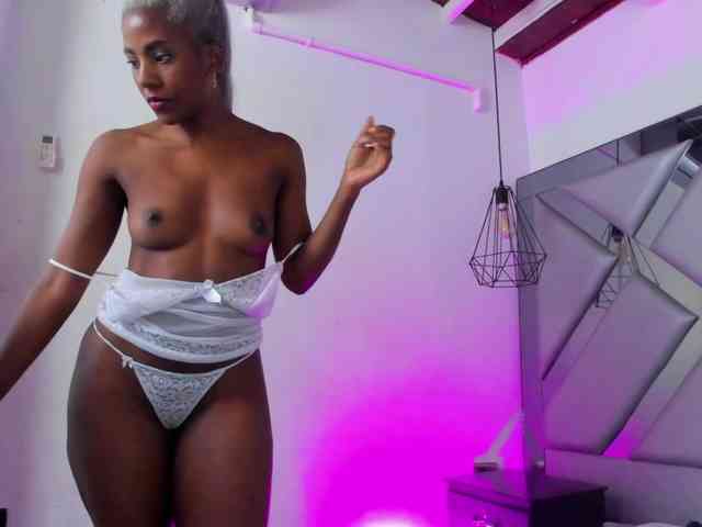 Lorenn-Hill1 webcam