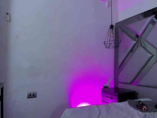 Lorenn-Hill1 webcam