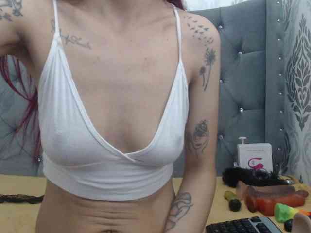 KatheBlows webcam