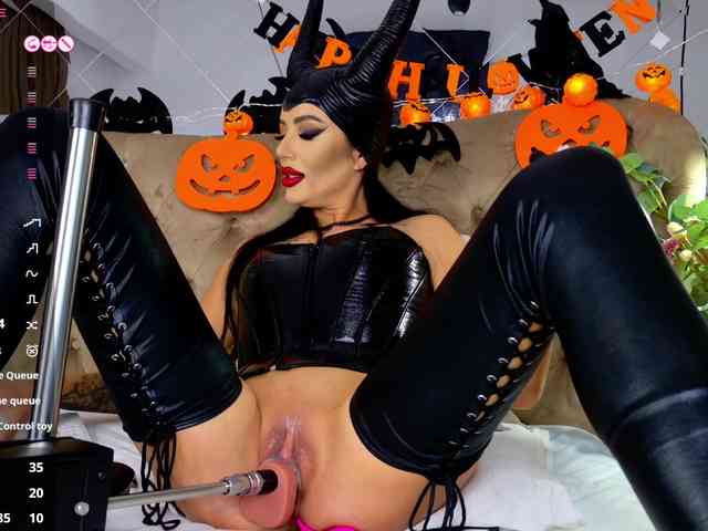 TiffanyWestXXX webcam