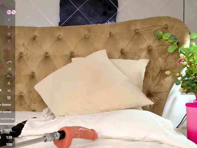 TiffanyWestXXX webcam