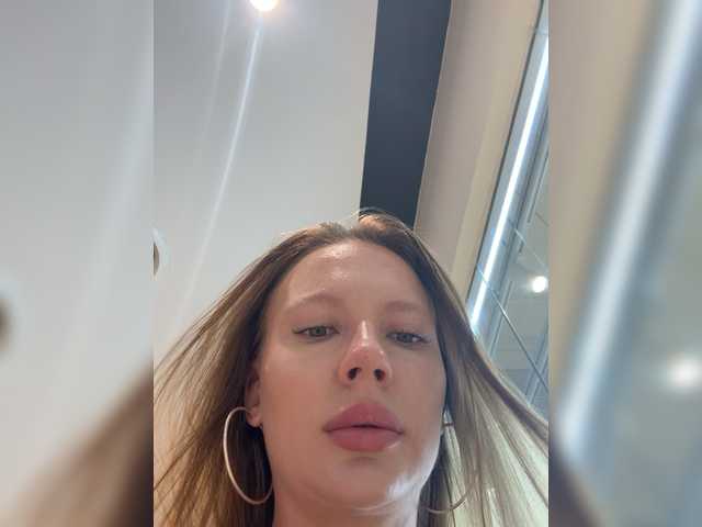 Entra en el chat con el modelo Linnea Linnea