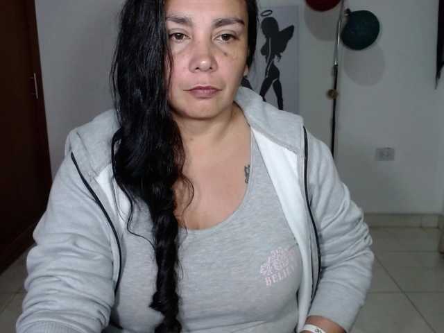 vivian-milf-paint webcam
