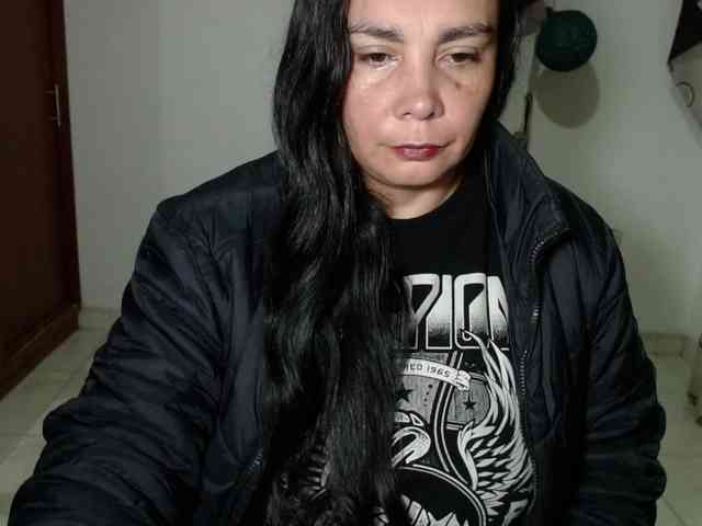 vivian-milf-paint webcam