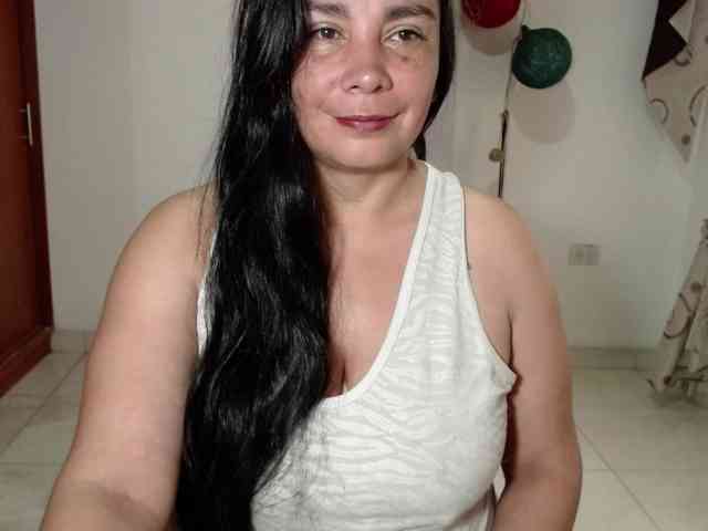 vivian-milf-paint webcam