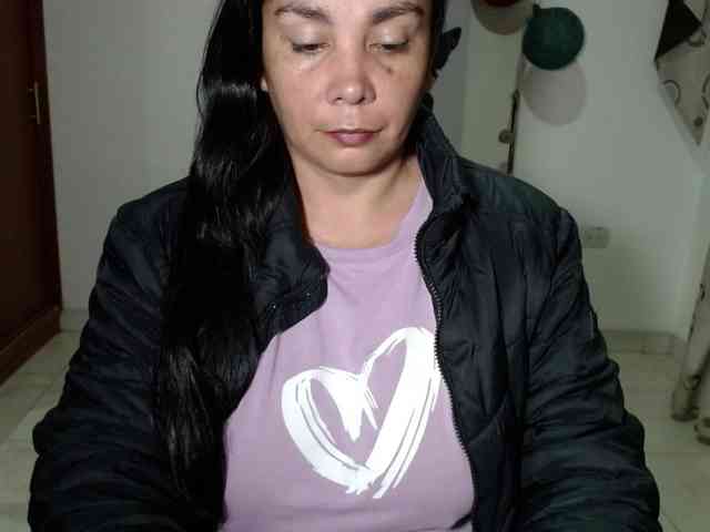 vivian-milf-paint webcam