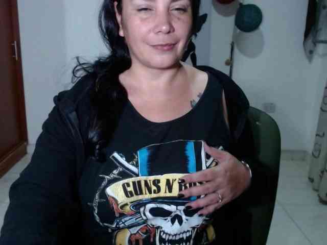 vivian-milf-paint