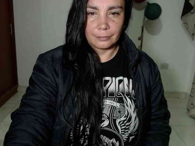 vivian-milf-paint webcam