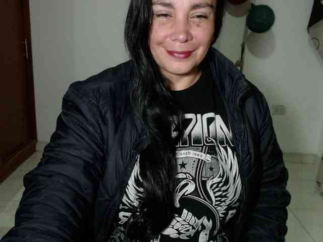 vivian-milf-paint webcam