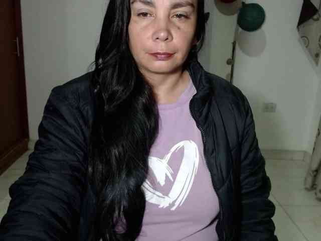 vivian-milf-paint webcam