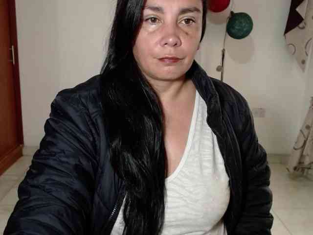 vivian-milf-paint webcam