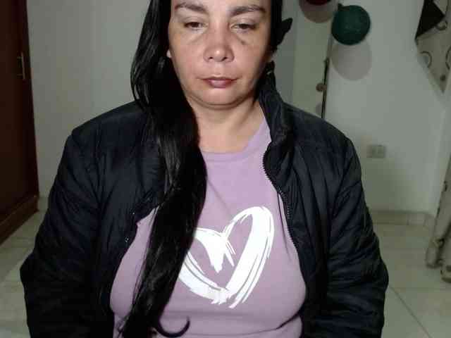 vivian-milf-paint webcam