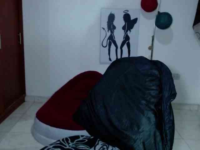 vivian-milf-paint webcam