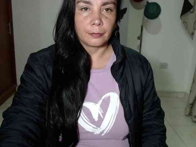 vivian-milf-paint webcam