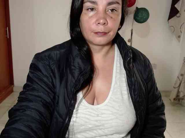 vivian-milf-paint webcam