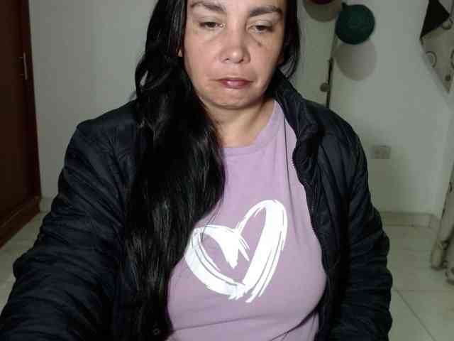 vivian-milf-paint webcam