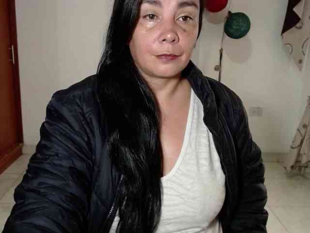vivian-milf-paint webcam