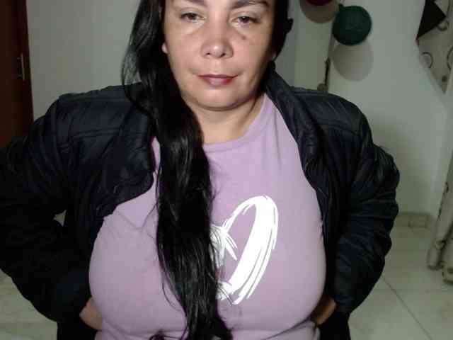 vivian-milf-paint webcam