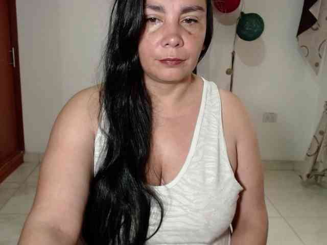 vivian-milf-paint webcam