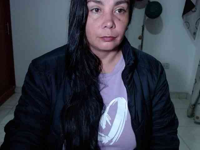 vivian-milf-paint webcam