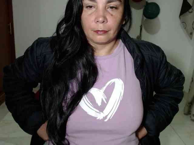 vivian-milf-paint webcam