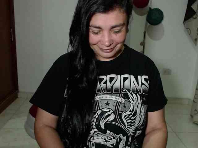 vivian-milf-paint webcam