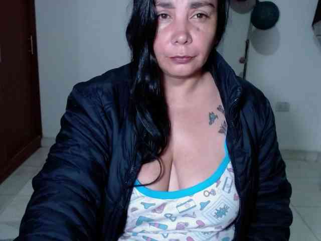 vivian-milf-paint webcam