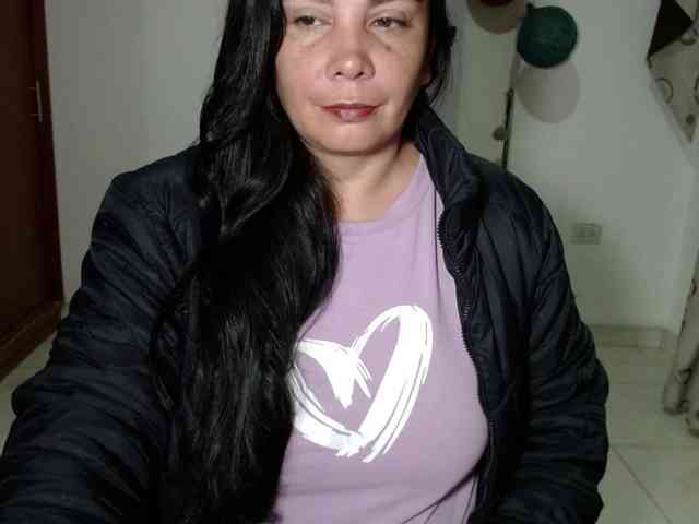 vivian-milf-paint webcam