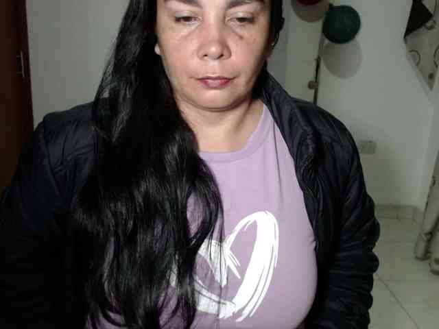 vivian-milf-paint webcam