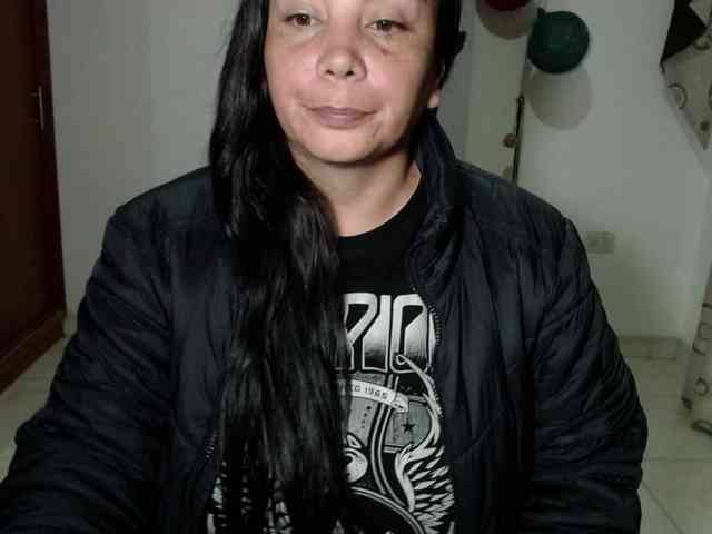 vivian-milf-paint webcam