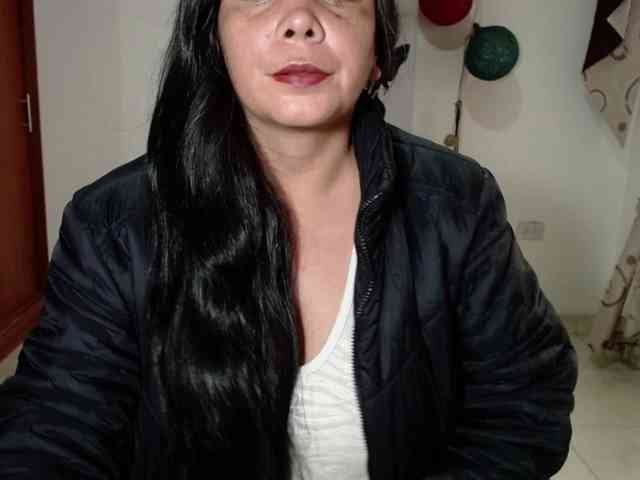 vivian-milf-paint webcam