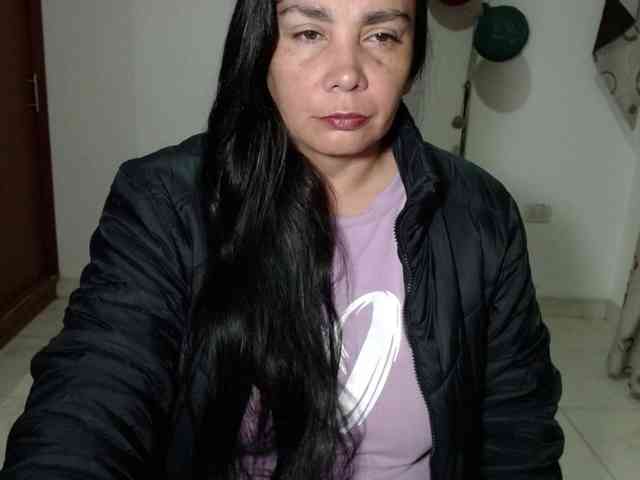 vivian-milf-paint webcam