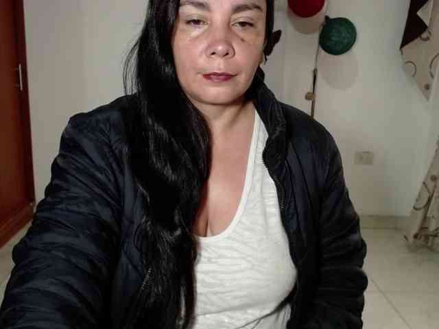 vivian-milf-paint webcam