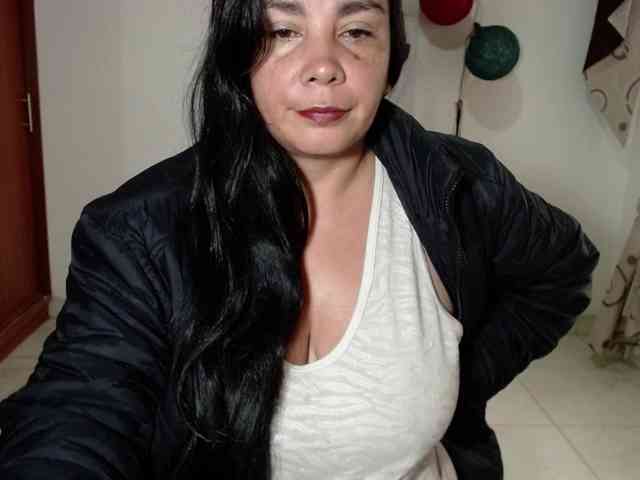 vivian-milf-paint webcam