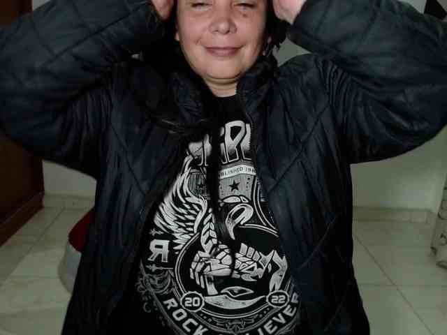 vivian-milf-paint webcam