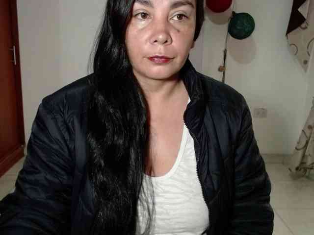 vivian-milf-paint webcam