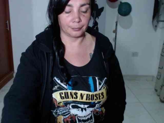 vivian-milf-paint