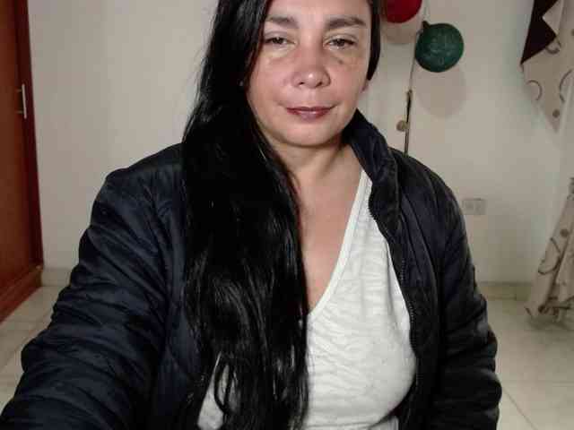 vivian-milf-paint webcam