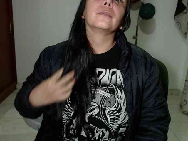 vivian-milf-paint webcam