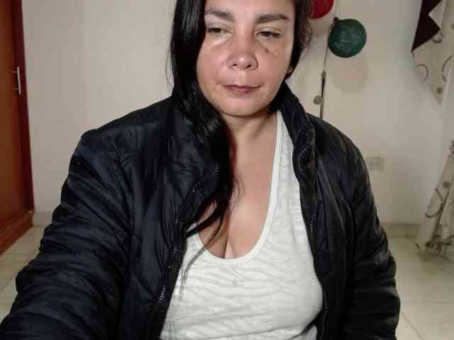 vivian-milf-paint webcam