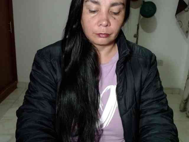 vivian-milf-paint webcam