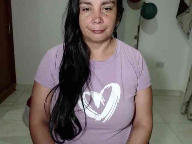 vivian-milf-paint webcam