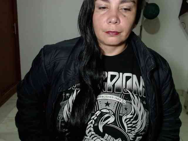 vivian-milf-paint webcam