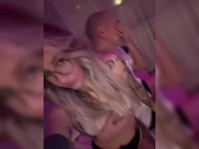 go to chat with QueenKing