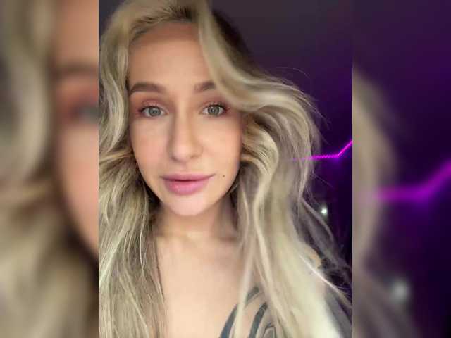 Entrez le videochat erotique avec le
modèle QueenKing QueenKing