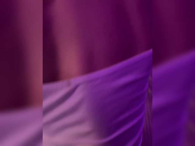 Entra en el chat con el modelo QueenKing QueenKing