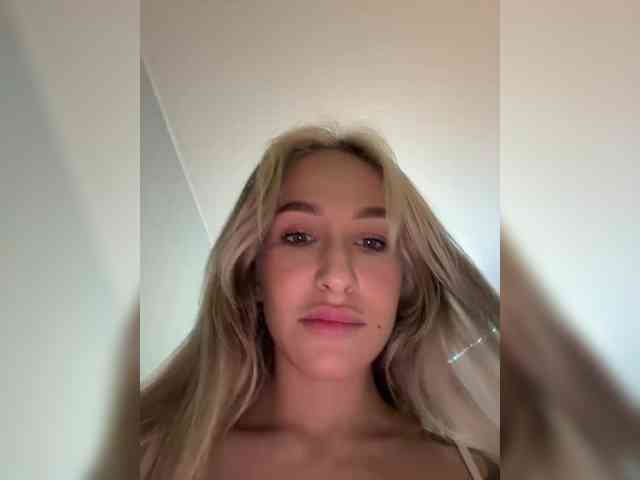 QueenKing webcam