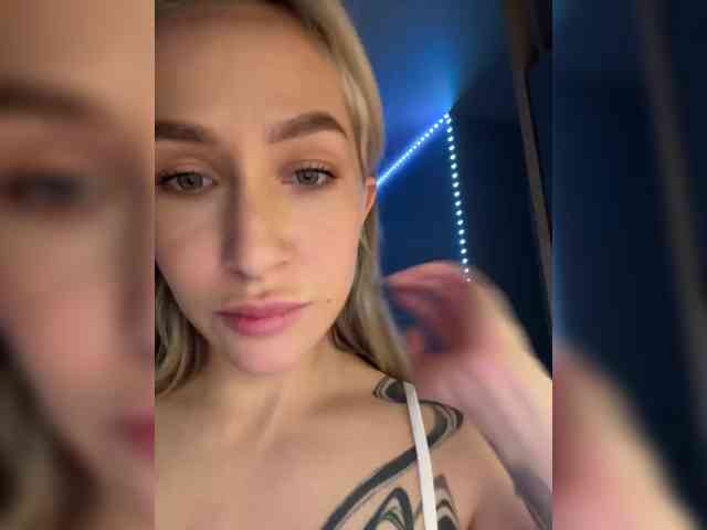 QueenKing webcam