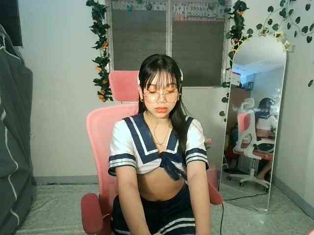 sweetgirl-sarrah webcam